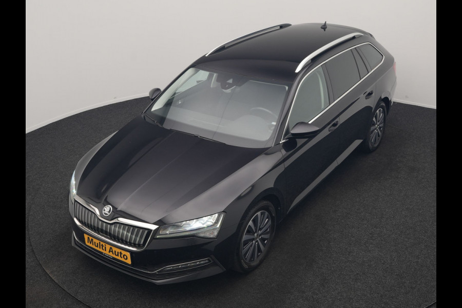Škoda Superb Combi 1.4 TSI iV Business Edition PHEV 218pk Dealer O.H. | Adaptive Cruise | Camera | Stoelen Verwarmd | Apple Carplay | Navigatie | Crystal LED | DAB | Plug In Hybrid |