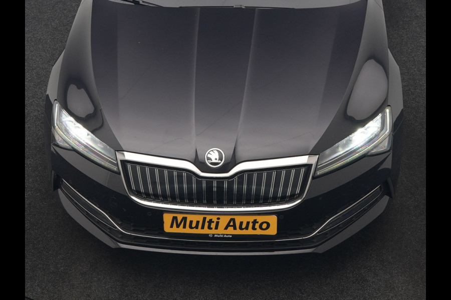 Škoda Superb Combi 1.4 TSI iV Business Edition PHEV 218pk Dealer O.H. | Adaptive Cruise | Camera | Stoelen Verwarmd | Apple Carplay | Navigatie | Crystal LED | DAB | Plug In Hybrid |