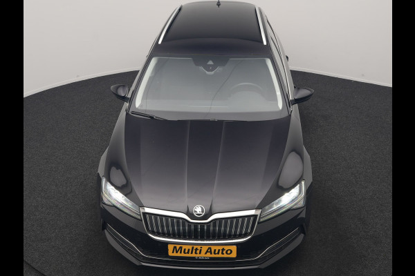Škoda Superb Combi 1.4 TSI iV Business Edition PHEV 218pk Dealer O.H. | Adaptive Cruise | Camera | Stoelen Verwarmd | Apple Carplay | Navigatie | Crystal LED | DAB | Plug In Hybrid |