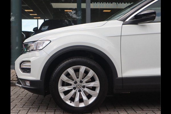 Volkswagen T-Roc 1.5 TSI Style Navi / Clima / Handgesch / Dealer onderhouden / Nieuwe Apk / BTW AUTO / 1e eigenaar / 150PK!