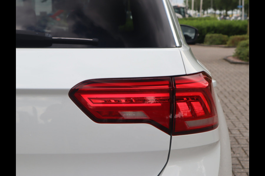 Volkswagen T-Roc 1.5 TSI Style Navi / Clima / Handgesch / Dealer onderhouden / Nieuwe Apk / BTW AUTO / 1e eigenaar / 150PK!