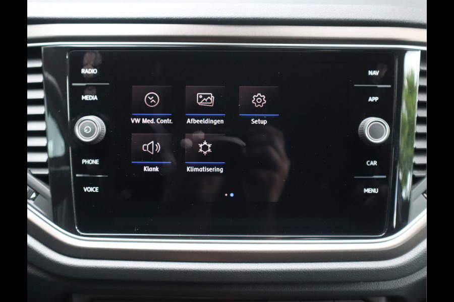 Volkswagen T-Roc 1.5 TSI Style Navi / Clima / Handgesch / Dealer onderhouden / Nieuwe Apk / BTW AUTO / 1e eigenaar / 150PK!