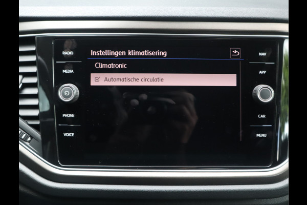 Volkswagen T-Roc 1.5 TSI Style Navi / Clima / Handgesch / Dealer onderhouden / Nieuwe Apk / BTW AUTO / 1e eigenaar / 150PK!