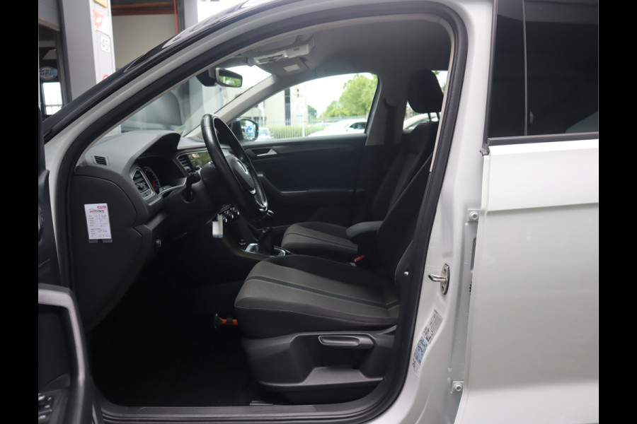 Volkswagen T-Roc 1.5 TSI Style Navi / Clima / Handgesch / Dealer onderhouden / Nieuwe Apk / BTW AUTO / 1e eigenaar / 150PK!