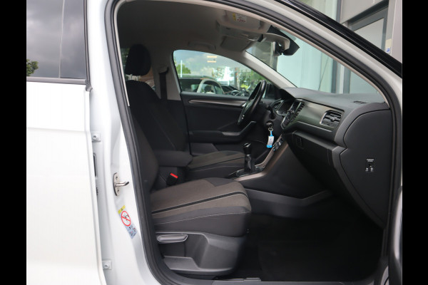 Volkswagen T-Roc 1.5 TSI Style Navi / Clima / Handgesch / Dealer onderhouden / Nieuwe Apk / BTW AUTO / 1e eigenaar / 150PK!