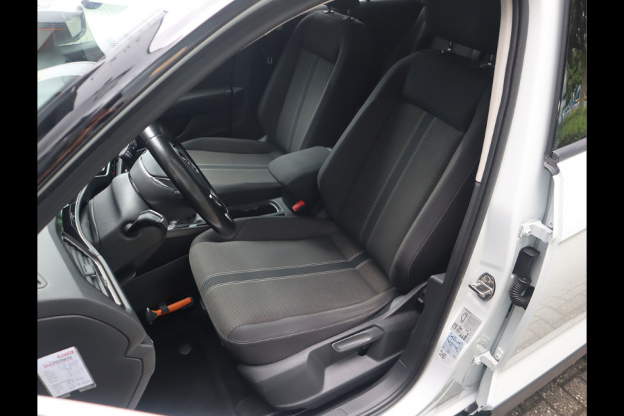 Volkswagen T-Roc 1.5 TSI Style Navi / Clima / Handgesch / Dealer onderhouden / Nieuwe Apk / BTW AUTO / 1e eigenaar / 150PK!