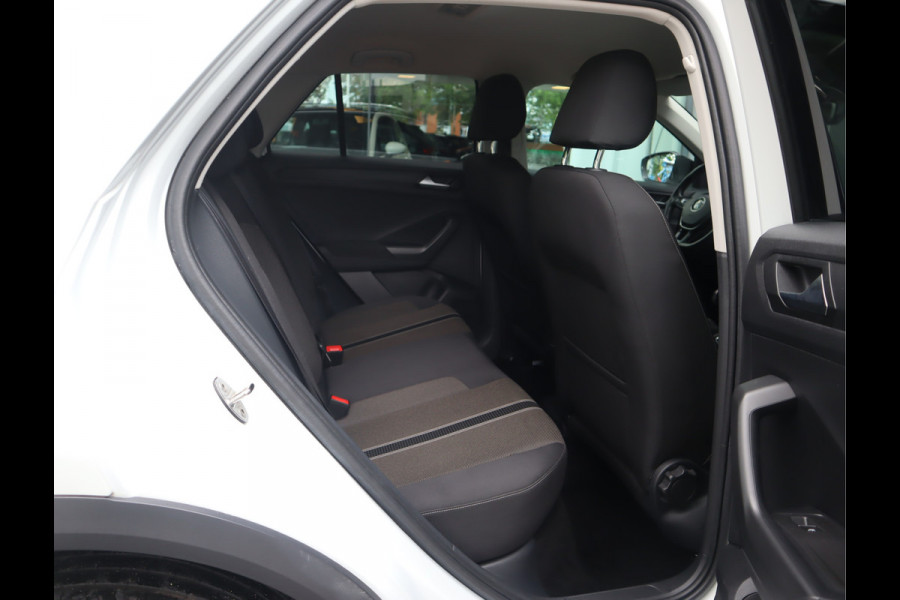 Volkswagen T-Roc 1.5 TSI Style Navi / Clima / Handgesch / Dealer onderhouden / Nieuwe Apk / BTW AUTO / 1e eigenaar / 150PK!