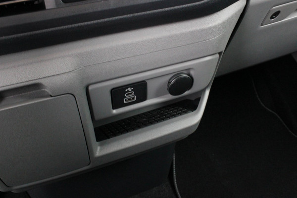 Ford E-Transit Cust. 320 L2H1 Limited 71 kWh DC DUBBEL CABINE / JB- EDITON / CAMERA / 370KM RANGE / APPLE CARPLAY DRIVERS- PACK