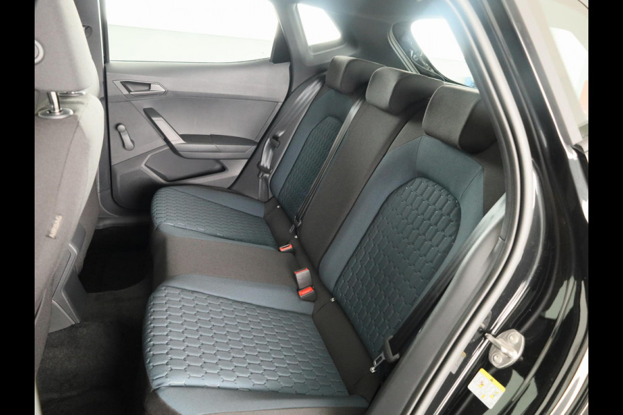 Seat Ibiza Style 1.0 EcoTSI 95 PK | Midnight Black Metallic | Apple Carplay | Park Assist | Cruise Control