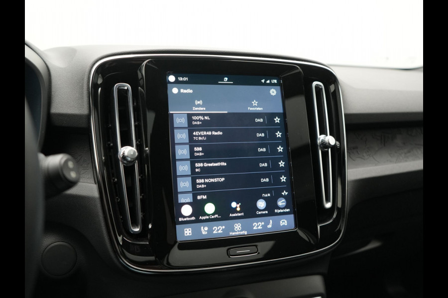 Volvo XC40 Recharge Ultimate 70 kWh 232pk Dealer O.H | Trekhaak Af Fabriek | Panodak | Adaptive Cruise | 360 Camera | Sportstoelen Memory & Verwarmd | Harman / Kardon | Keyless | Blis | Google Assistent | Stuur Verwarmd | Apple Carplay | DAB |