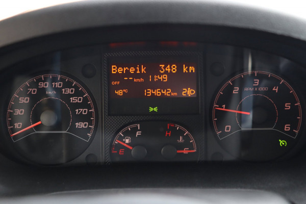 Peugeot Boxer 435 2.0 BlueHDI L4H2 Premium / CAMERA / CRUISE / AIRCO / BLUETOOTH