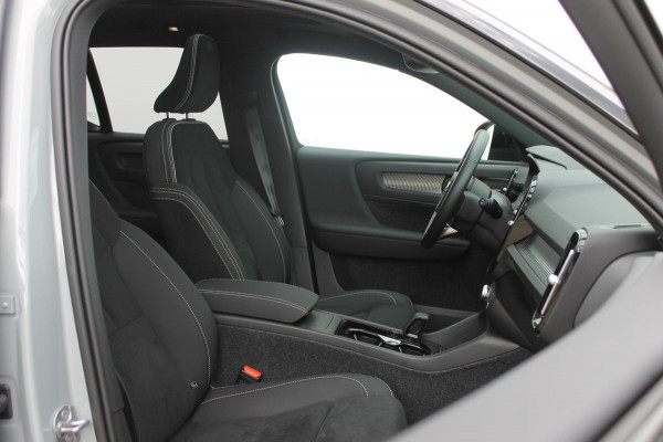 Volvo EX40 Single Motor Extended Range Plus Black Ed. 82 kWh