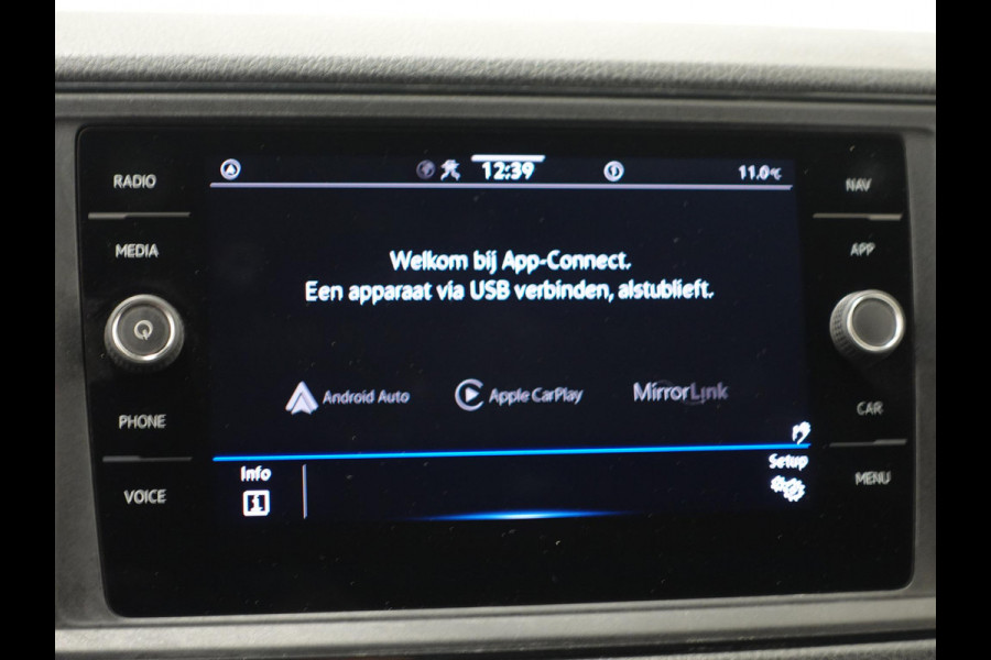 Volkswagen Crafter 177pk Automaat L3H3 / L2H2 Airco Cruise control Navigatie Camera Apple Carplay Sidebars