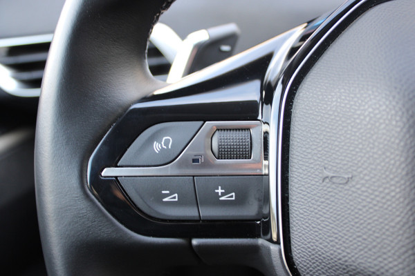 Peugeot 3008 1.6 HYbrid 225 Allure | BLIS | Camera | Cruise control | Navigatie | Stoelverwarming