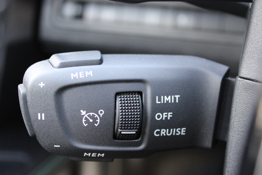 Peugeot 3008 1.6 HYbrid 225 Allure | BLIS | Camera | Cruise control | Navigatie | Stoelverwarming