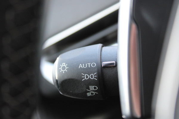 Peugeot 3008 1.6 HYbrid 225 Allure | BLIS | Camera | Cruise control | Navigatie | Stoelverwarming