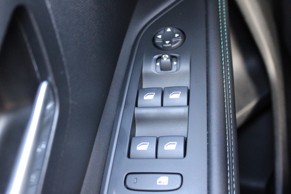 Peugeot 3008 1.6 HYbrid 225 Allure | BLIS | Camera | Cruise control | Navigatie | Stoelverwarming