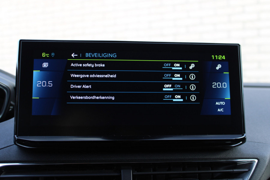 Peugeot 3008 1.6 HYbrid 225 Allure | BLIS | Camera | Cruise control | Navigatie | Stoelverwarming