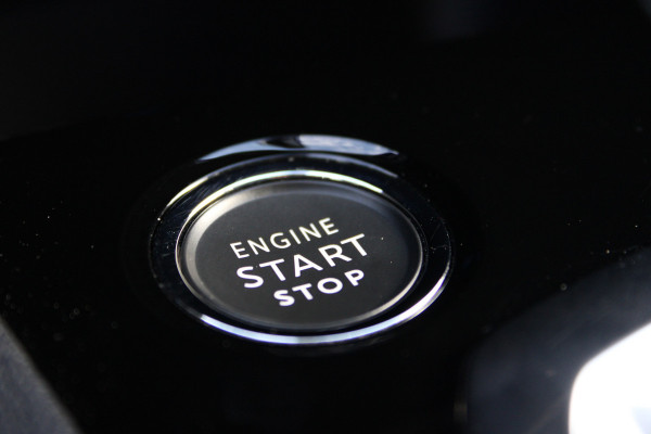 Peugeot 3008 1.6 HYbrid 225 Allure | BLIS | Camera | Cruise control | Navigatie | Stoelverwarming
