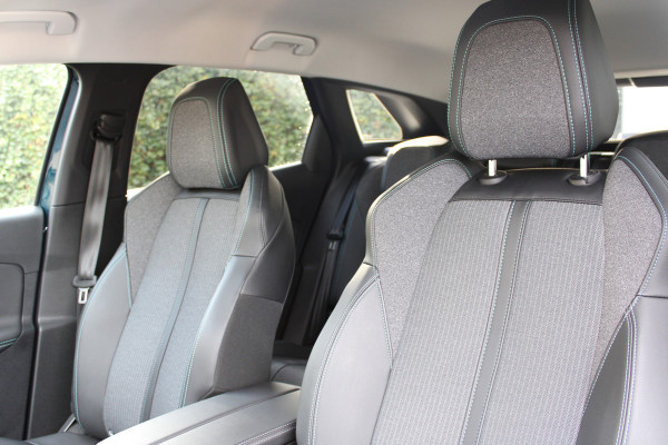 Peugeot 3008 1.6 HYbrid 225 Allure | BLIS | Camera | Cruise control | Navigatie | Stoelverwarming