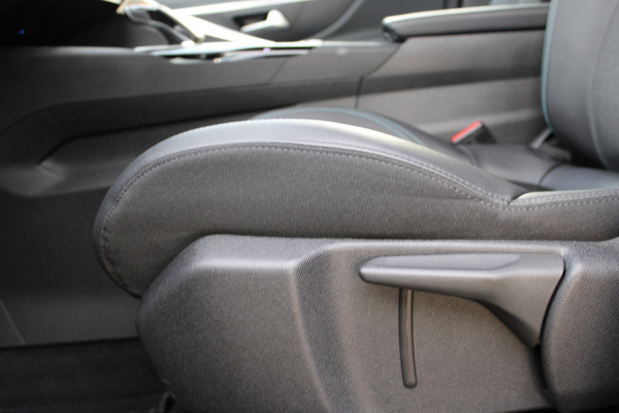 Peugeot 3008 1.6 HYbrid 225 Allure | BLIS | Camera | Cruise control | Navigatie | Stoelverwarming