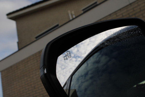 Peugeot 3008 1.6 HYbrid 225 Allure | BLIS | Camera | Cruise control | Navigatie | Stoelverwarming