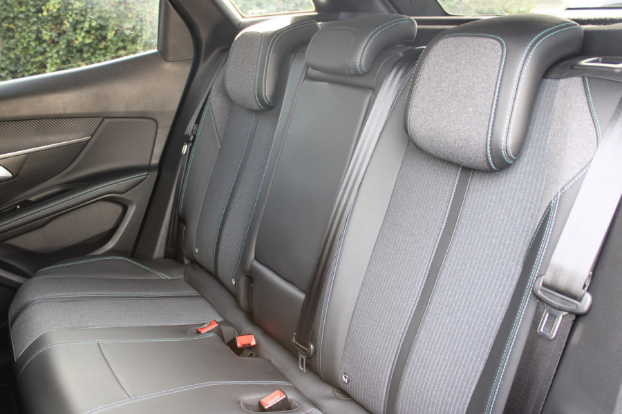 Peugeot 3008 1.6 HYbrid 225 Allure | BLIS | Camera | Cruise control | Navigatie | Stoelverwarming