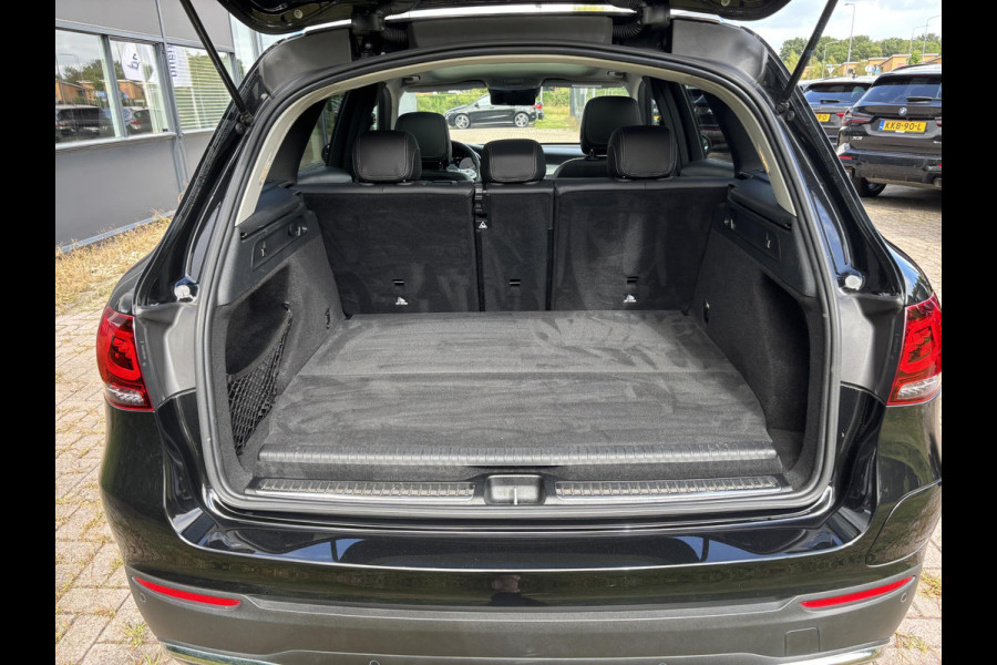 Mercedes-Benz GLC 300e 4MATIC AMG Line 320 PK | Elektr. Stoelen | Panoramadak | Wegklapbare Trekhaak | 360 Graden Camera | Stoelverwarming