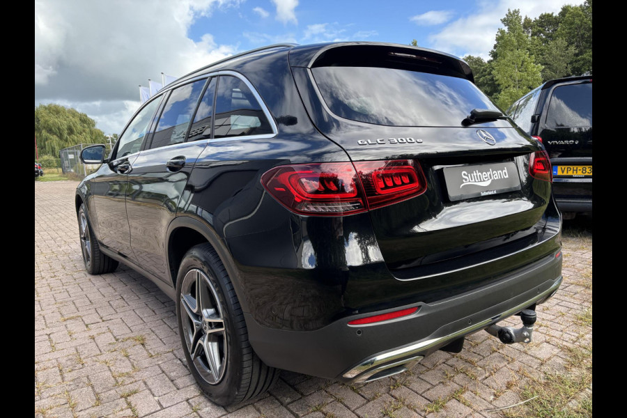 Mercedes-Benz GLC 300e 4MATIC AMG Line 320 PK | Elektr. Stoelen | Panoramadak | Wegklapbare Trekhaak | 360 Graden Camera | Stoelverwarming
