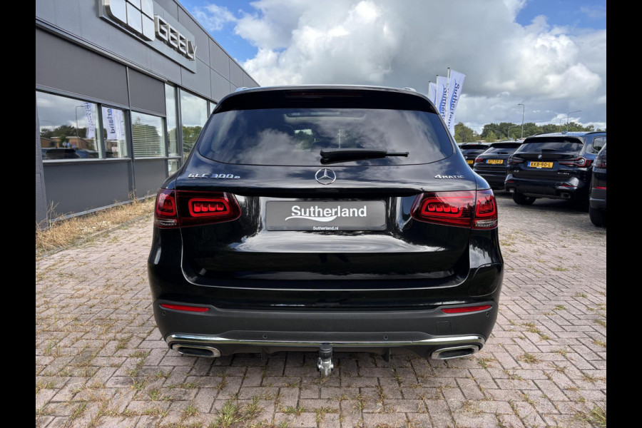 Mercedes-Benz GLC 300e 4MATIC AMG Line 320 PK | Elektr. Stoelen | Panoramadak | Wegklapbare Trekhaak | 360 Graden Camera | Stoelverwarming
