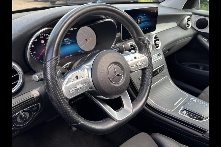 Mercedes-Benz GLC 300e 4MATIC AMG Line 320 PK | Elektr. Stoelen | Panoramadak | Wegklapbare Trekhaak | 360 Graden Camera | Stoelverwarming