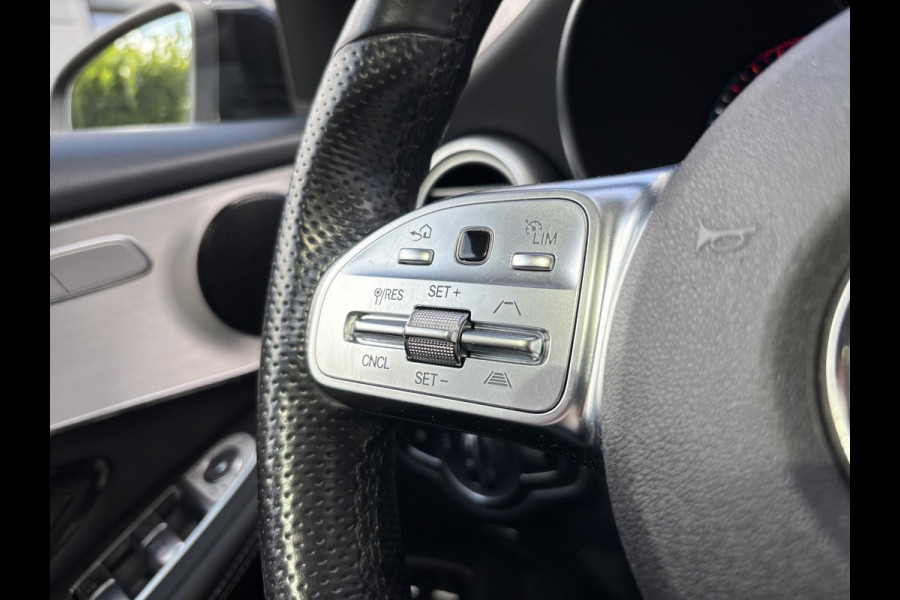Mercedes-Benz GLC 300e 4MATIC AMG Line 320 PK | Elektr. Stoelen | Panoramadak | Wegklapbare Trekhaak | 360 Graden Camera | Stoelverwarming