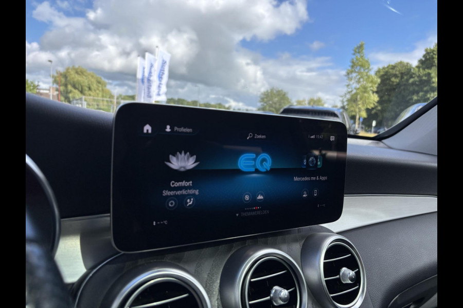 Mercedes-Benz GLC 300e 4MATIC AMG Line 320 PK | Elektr. Stoelen | Panoramadak | Wegklapbare Trekhaak | 360 Graden Camera | Stoelverwarming
