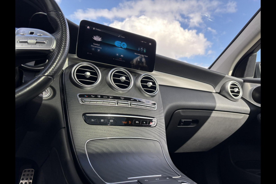 Mercedes-Benz GLC 300e 4MATIC AMG Line 320 PK | Elektr. Stoelen | Panoramadak | Wegklapbare Trekhaak | 360 Graden Camera | Stoelverwarming
