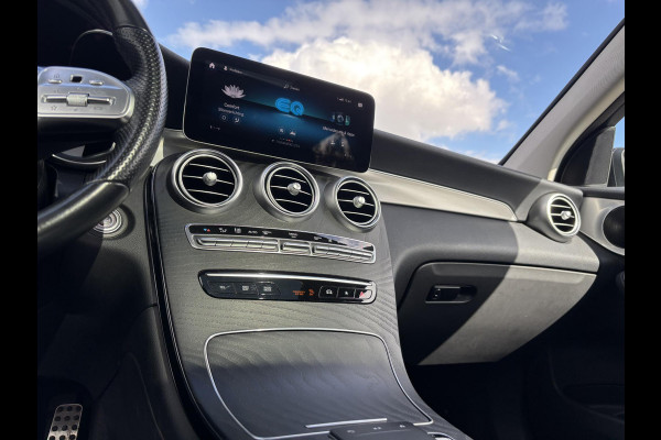 Mercedes-Benz GLC 300e 4MATIC AMG Line 320 PK | Elektr. Stoelen | Panoramadak | Wegklapbare Trekhaak | 360 Graden Camera | Stoelverwarming