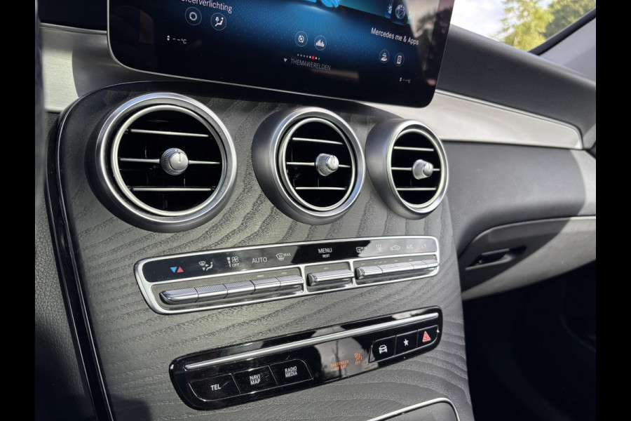 Mercedes-Benz GLC 300e 4MATIC AMG Line 320 PK | Elektr. Stoelen | Panoramadak | Wegklapbare Trekhaak | 360 Graden Camera | Stoelverwarming