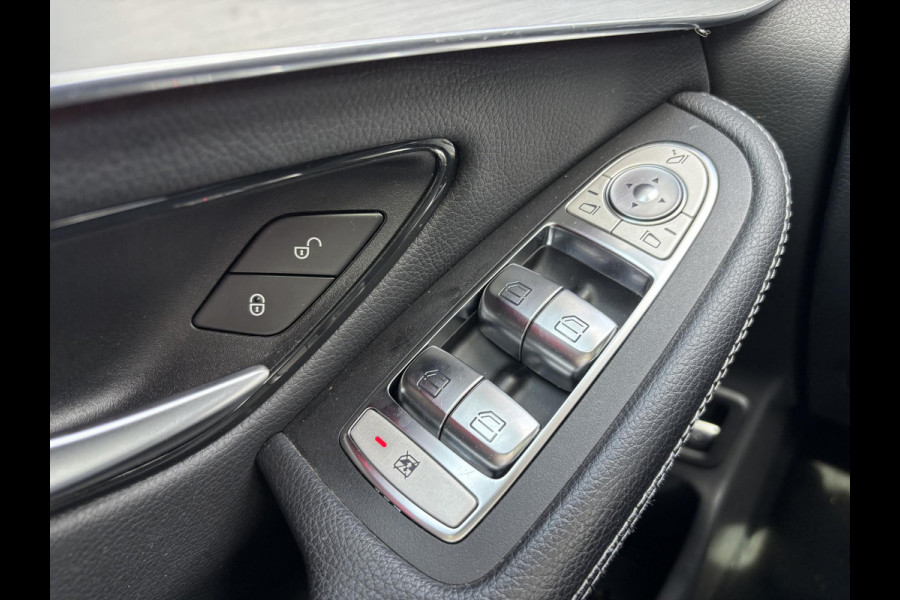 Mercedes-Benz GLC 300e 4MATIC AMG Line 320 PK | Elektr. Stoelen | Panoramadak | Wegklapbare Trekhaak | 360 Graden Camera | Stoelverwarming