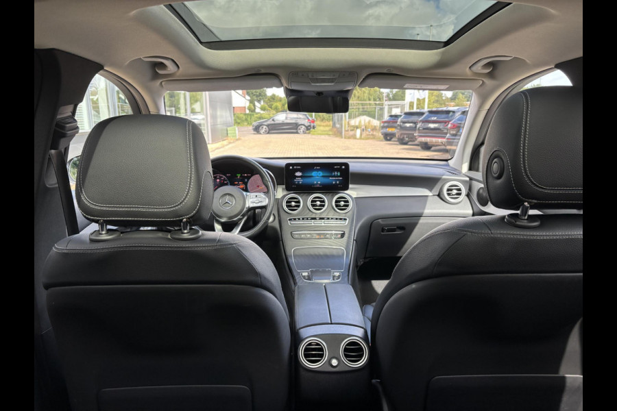 Mercedes-Benz GLC 300e 4MATIC AMG Line 320 PK | Elektr. Stoelen | Panoramadak | Wegklapbare Trekhaak | 360 Graden Camera | Stoelverwarming