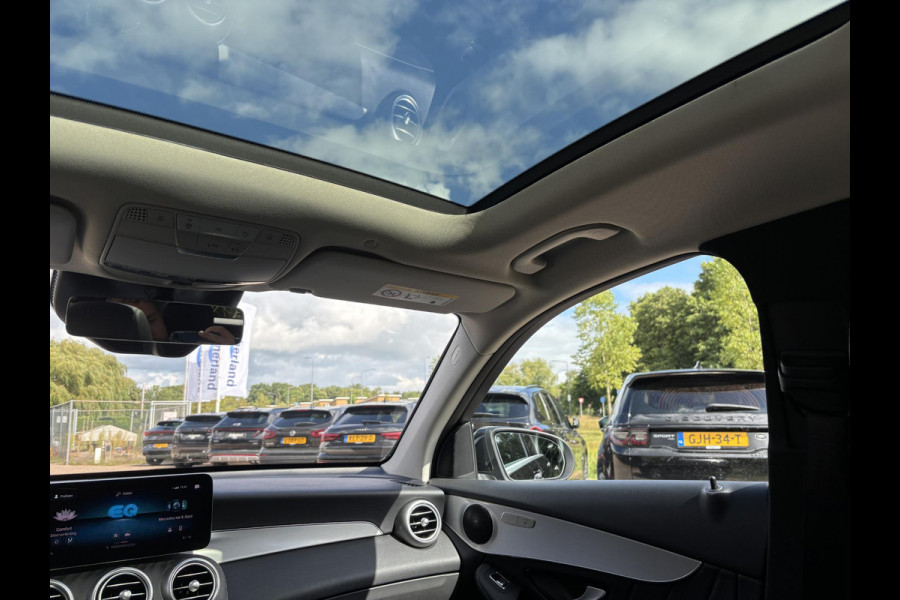 Mercedes-Benz GLC 300e 4MATIC AMG Line 320 PK | Elektr. Stoelen | Panoramadak | Wegklapbare Trekhaak | 360 Graden Camera | Stoelverwarming