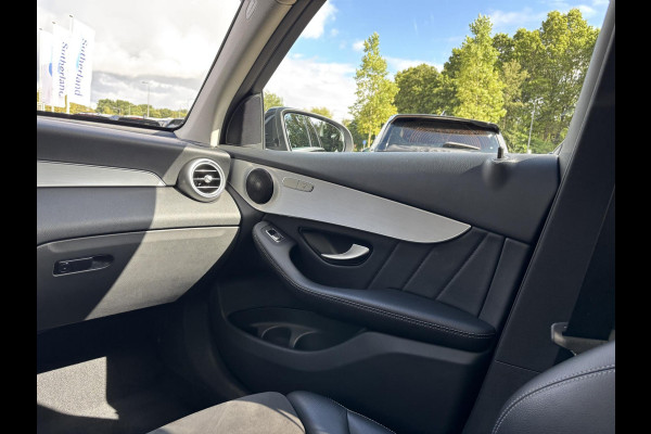 Mercedes-Benz GLC 300e 4MATIC AMG Line 320 PK | Elektr. Stoelen | Panoramadak | Wegklapbare Trekhaak | 360 Graden Camera | Stoelverwarming