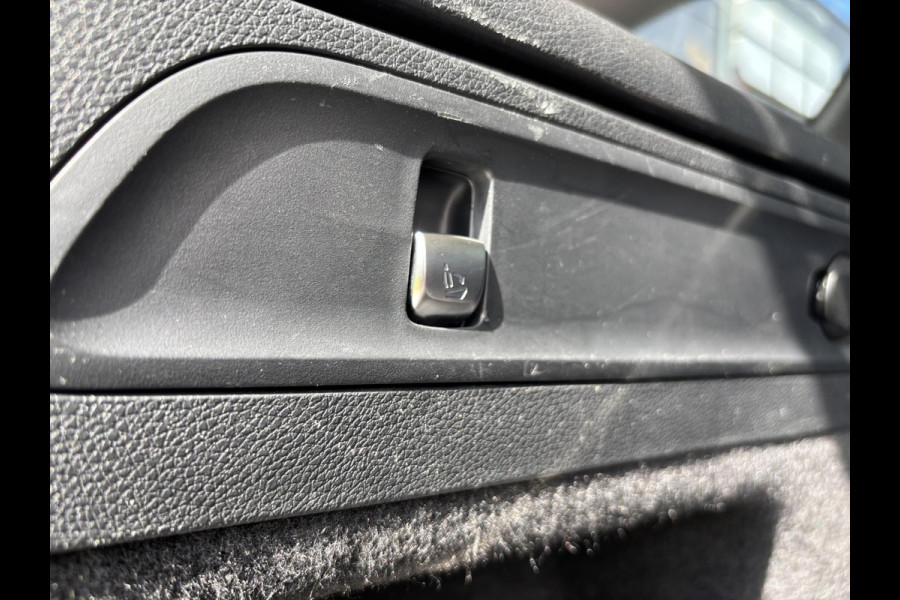 Mercedes-Benz GLC 300e 4MATIC AMG Line 320 PK | Elektr. Stoelen | Panoramadak | Wegklapbare Trekhaak | 360 Graden Camera | Stoelverwarming