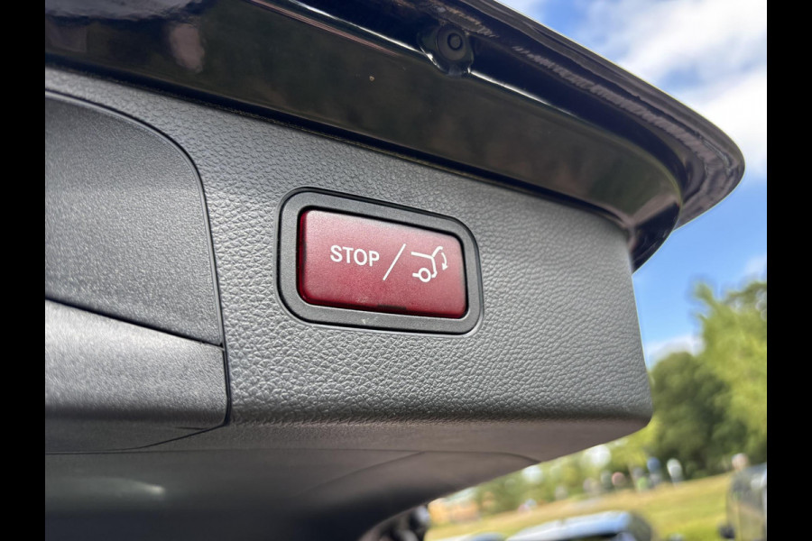 Mercedes-Benz GLC 300e 4MATIC AMG Line 320 PK | Elektr. Stoelen | Panoramadak | Wegklapbare Trekhaak | 360 Graden Camera | Stoelverwarming