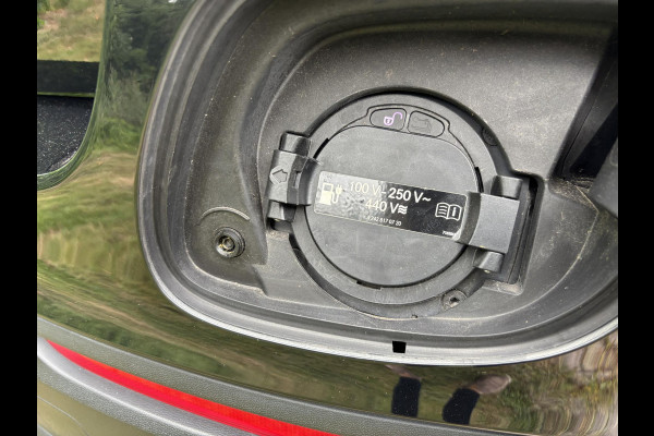 Mercedes-Benz GLC 300e 4MATIC AMG Line 320 PK | Elektr. Stoelen | Panoramadak | Wegklapbare Trekhaak | 360 Graden Camera | Stoelverwarming