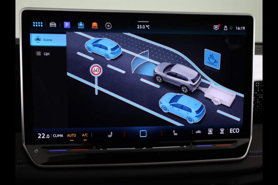 Volkswagen Tiguan 1.5 eHybrid R-Line Edition 204 pk Automaat (DSG) | Verlengde garantie | Navigatie | Panoramadak | Trekhaak (wegklapbaar) | Park assist | Rondomzicht camera | Head-up display | R-Line |