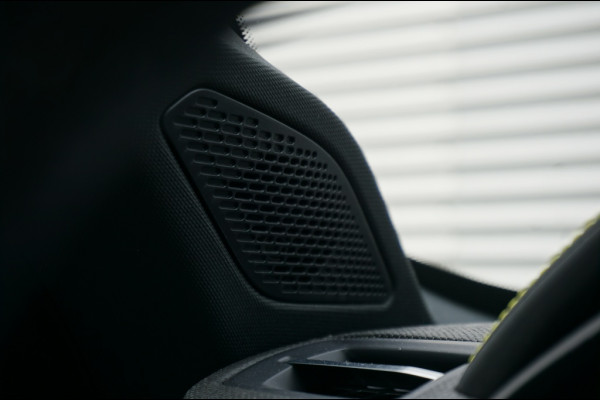 Lynk & Co 01 276 PK Core NIEUW MODEL | 1.800 TREKGEWICHT | NED. AUTO!
