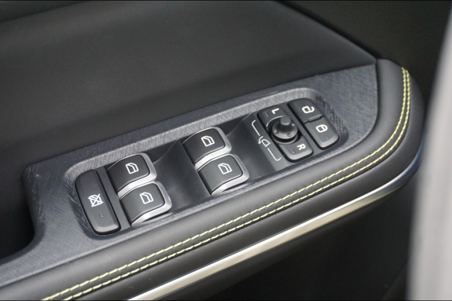 Lynk & Co 01 276 PK Core NIEUW MODEL | 1.800 TREKGEWICHT | NED. AUTO!