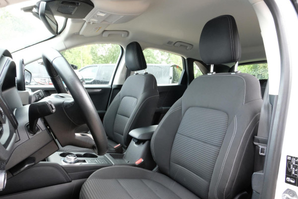 Ford Kuga 2.5 PHEV Titanium 224 PK | Winterpack | Stoelverwarming | Navigatie | Parkeersensoren | CarPlay | Climate Control
