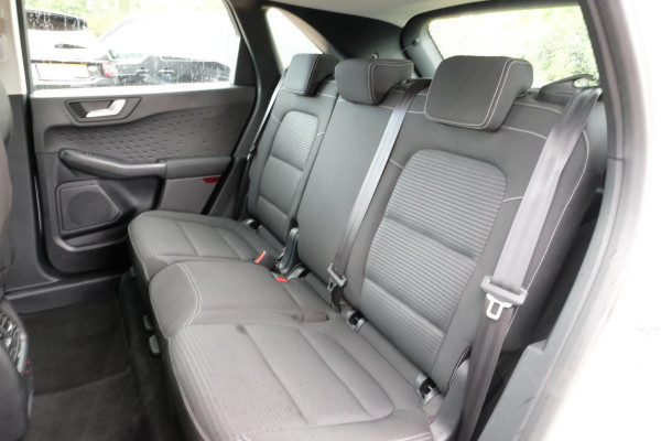 Ford Kuga 2.5 PHEV Titanium 224 PK | Winterpack | Stoelverwarming | Navigatie | Parkeersensoren | CarPlay | Climate Control