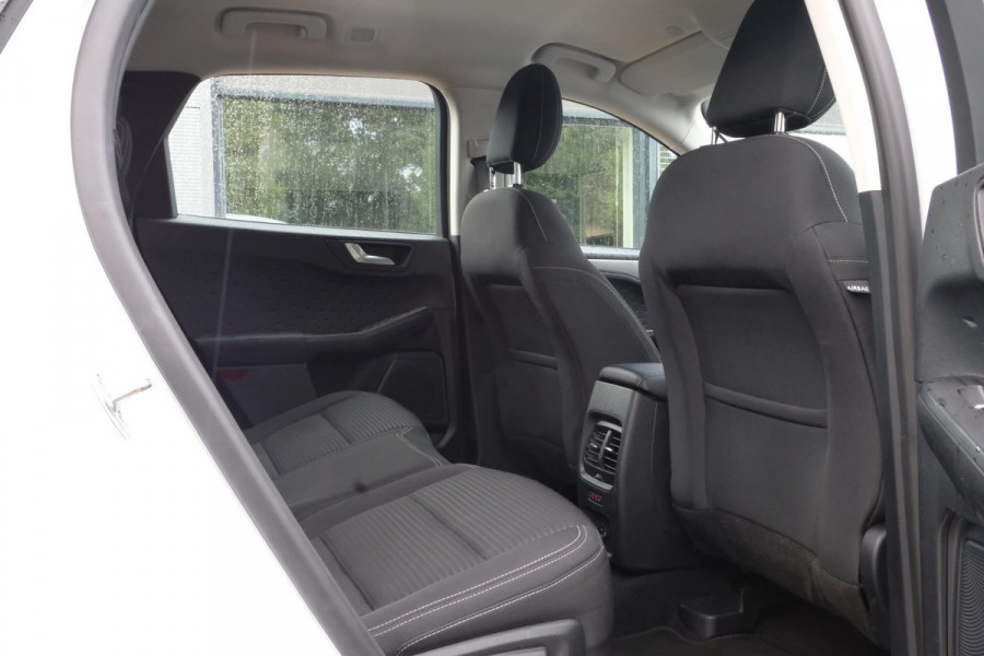 Ford Kuga 2.5 PHEV Titanium 224 PK | Winterpack | Stoelverwarming | Navigatie | Parkeersensoren | CarPlay | Climate Control