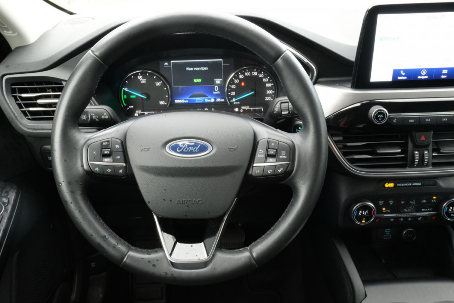 Ford Kuga 2.5 PHEV Titanium 224 PK | Winterpack | Stoelverwarming | Navigatie | Parkeersensoren | CarPlay | Climate Control